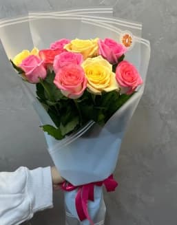Букет из 11 микс роз